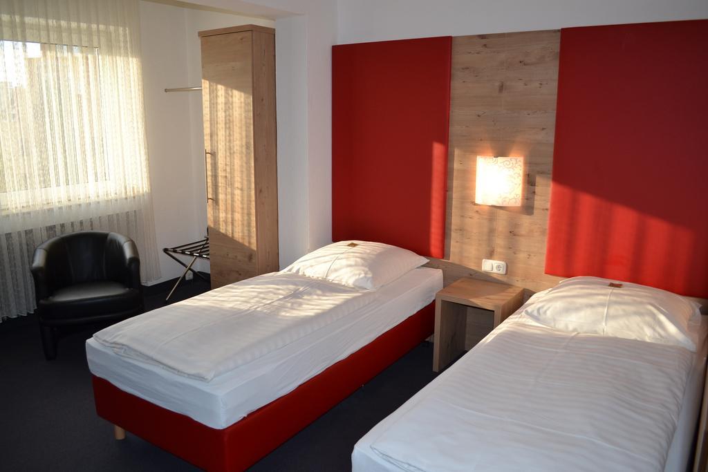 Hotel Minerva Garni Düsseldorf Kültér fotó