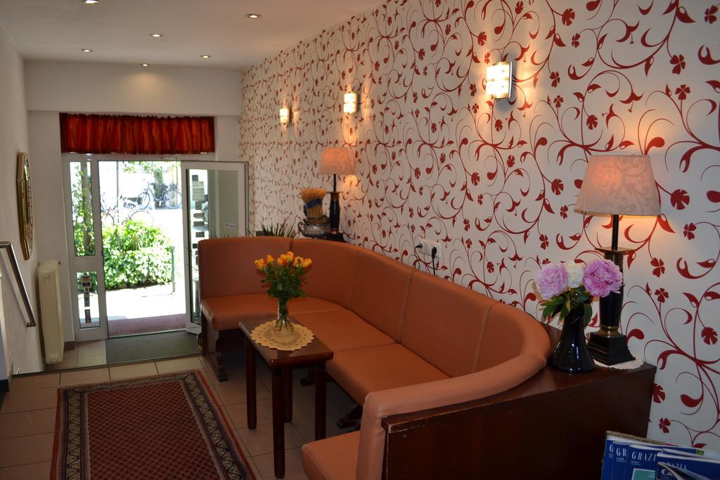 Hotel Minerva Garni Düsseldorf Kültér fotó