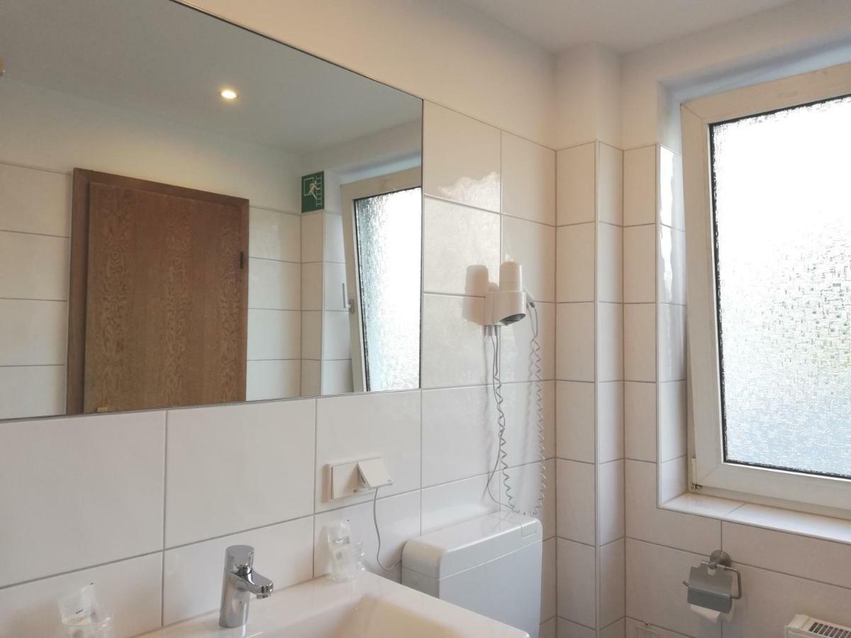 Hotel Minerva Garni Düsseldorf Kültér fotó